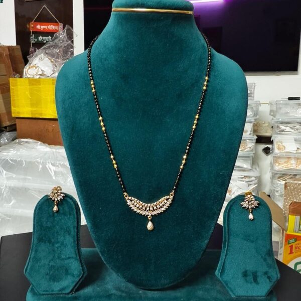 fj2631 diamond look black beads with pushback earrings