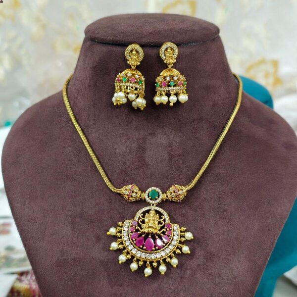 fj3030 lakshmi pendant naan with pushbackjhumkas