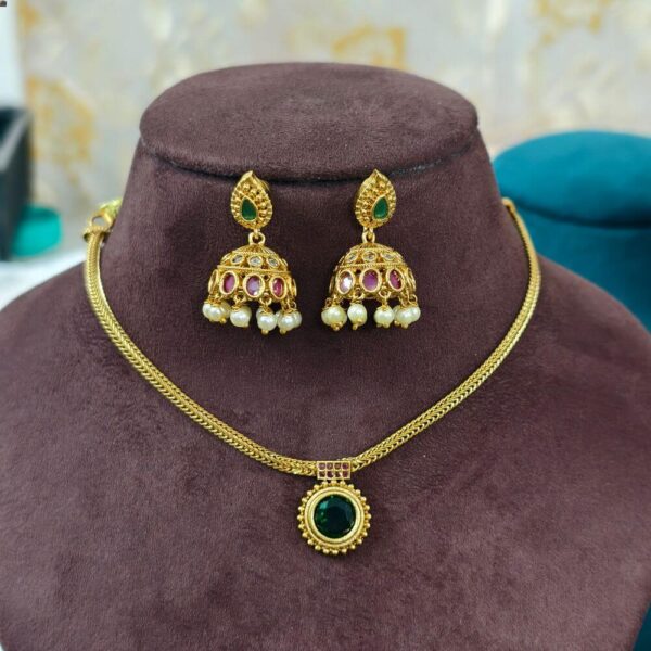 fj3023 simple green stone pendant naan with pushback jhumkas